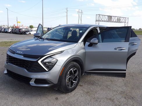 Used 2023 Kia Sportage LX FWD image 26