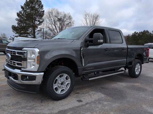 New 2026 Ford F250 XLT w/ FX4 Off-Road Package image 7