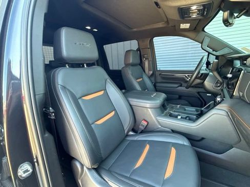 Used 2024 GMC Sierra 2500 AT4 w/ AT4 Premium Plus Package AWD/4WD image 25
