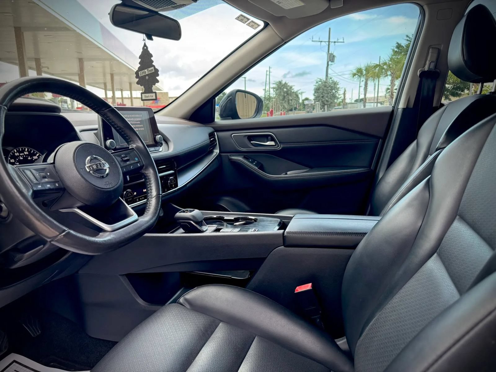 Used 2021 Nissan Rogue SV FWD image 29