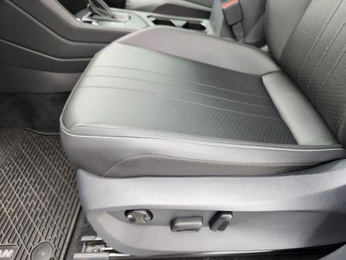 Used 2024 Volkswagen Tiguan SE R-Line image 22