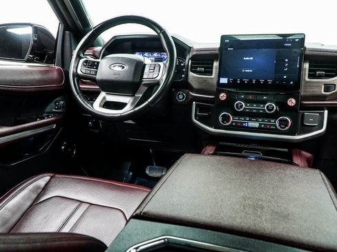 Used 2024 Ford Expedition Max Limited image 19