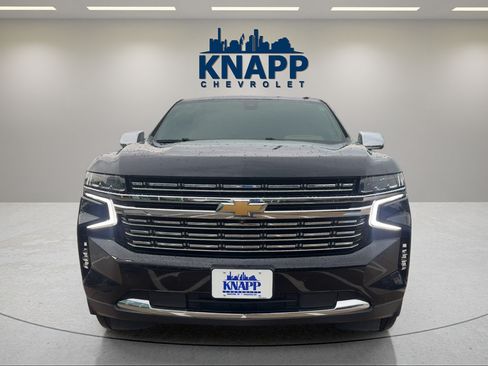 Used 2021 Chevrolet Tahoe Premier w/ Premium Package RWD image 2