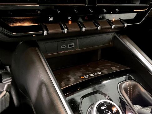 Used 2023 GMC Canyon AT4 w/ AT4 Premium Package image 27