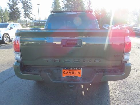 Used 2022 Toyota Tacoma TRD Sport image 6