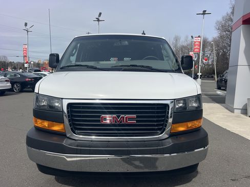 Used 2024 GMC Savana 2500 w/ Driver Convenience Package image 3