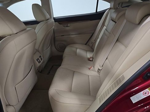 Used 2015 Lexus ES 300h w/ Navigation System Package FWD image 5
