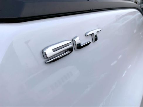 Used 2022 GMC Terrain SLT image 8