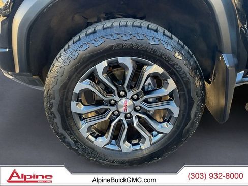 Used 2024 GMC Canyon Denali image 14