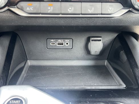 Used 2024 Nissan Altima 2.5 SR FWD image 7