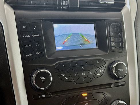 Used 2016 Ford Fusion SE image 19