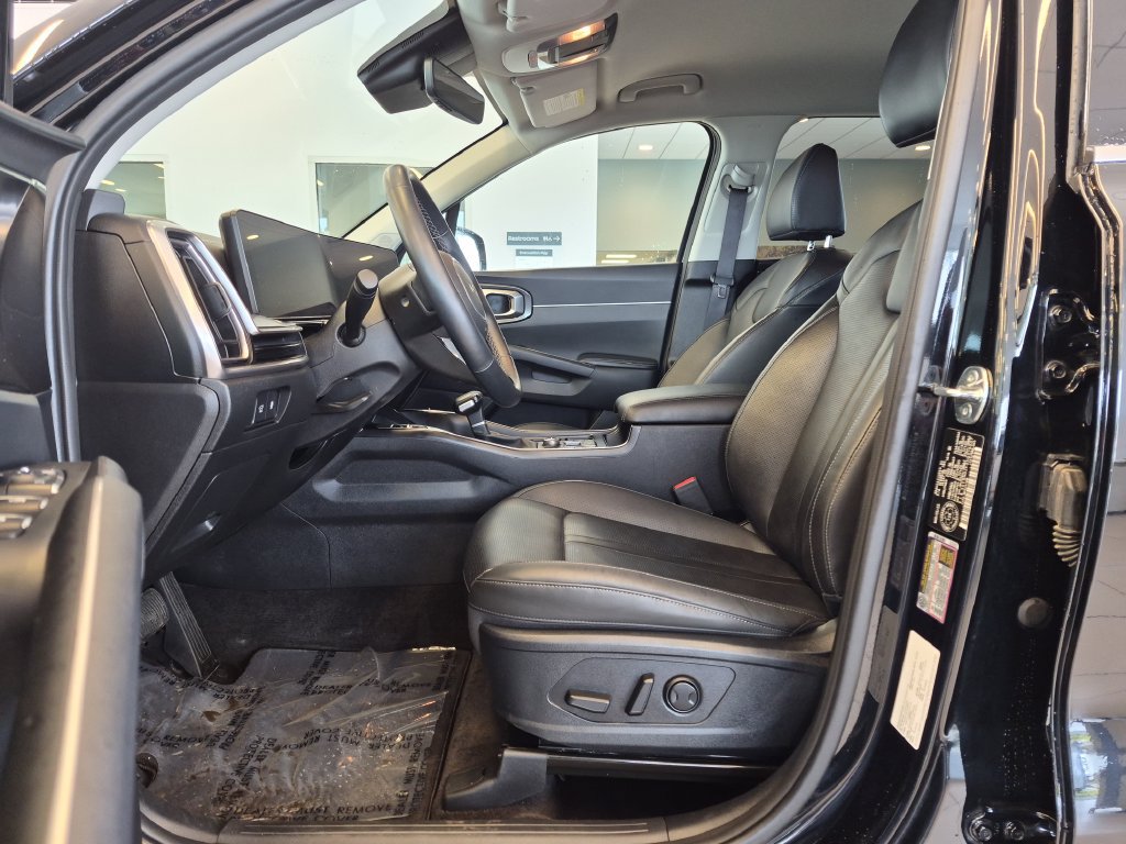 Used 2025 Kia Sorento EX AWD/4WD image 14