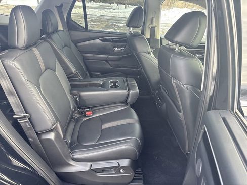 Certified 2023 Honda Pilot Touring image 32