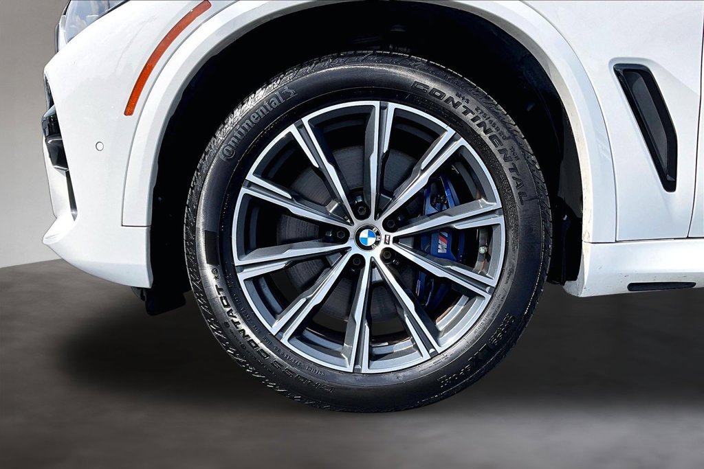Used 2021 BMW X5 M50i AWD/4WD image 9