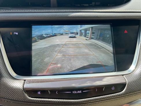 Used 2019 Cadillac XT5 FWD image 17