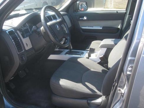 Used 2010 Mercury Mariner 4WD image 16