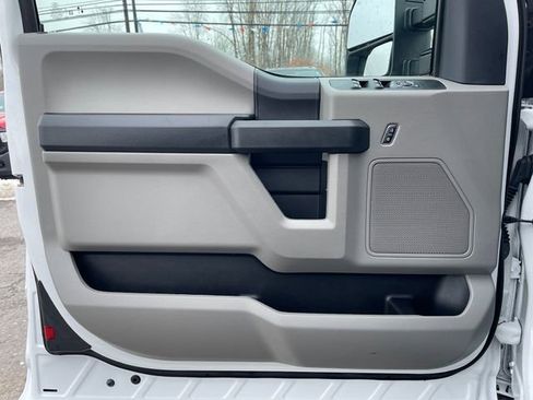 Used 2022 Ford F250 XL w/ Power Equipment Group image 6