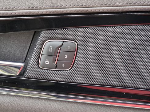 Used 2023 Lincoln Nautilus FWD w/ Premium Package image 29