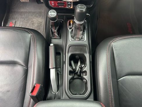 Used 2022 Jeep Wrangler Unlimited Rubicon AWD/4WD image 25