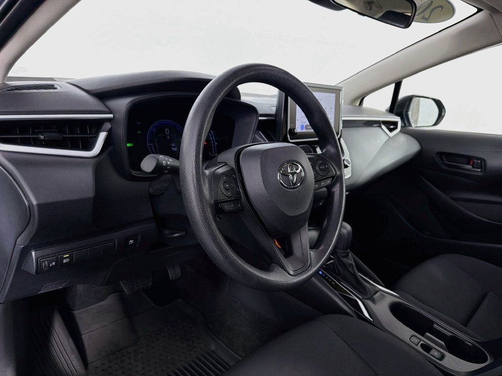 Used 2026 Toyota Corolla LE FWD image 14