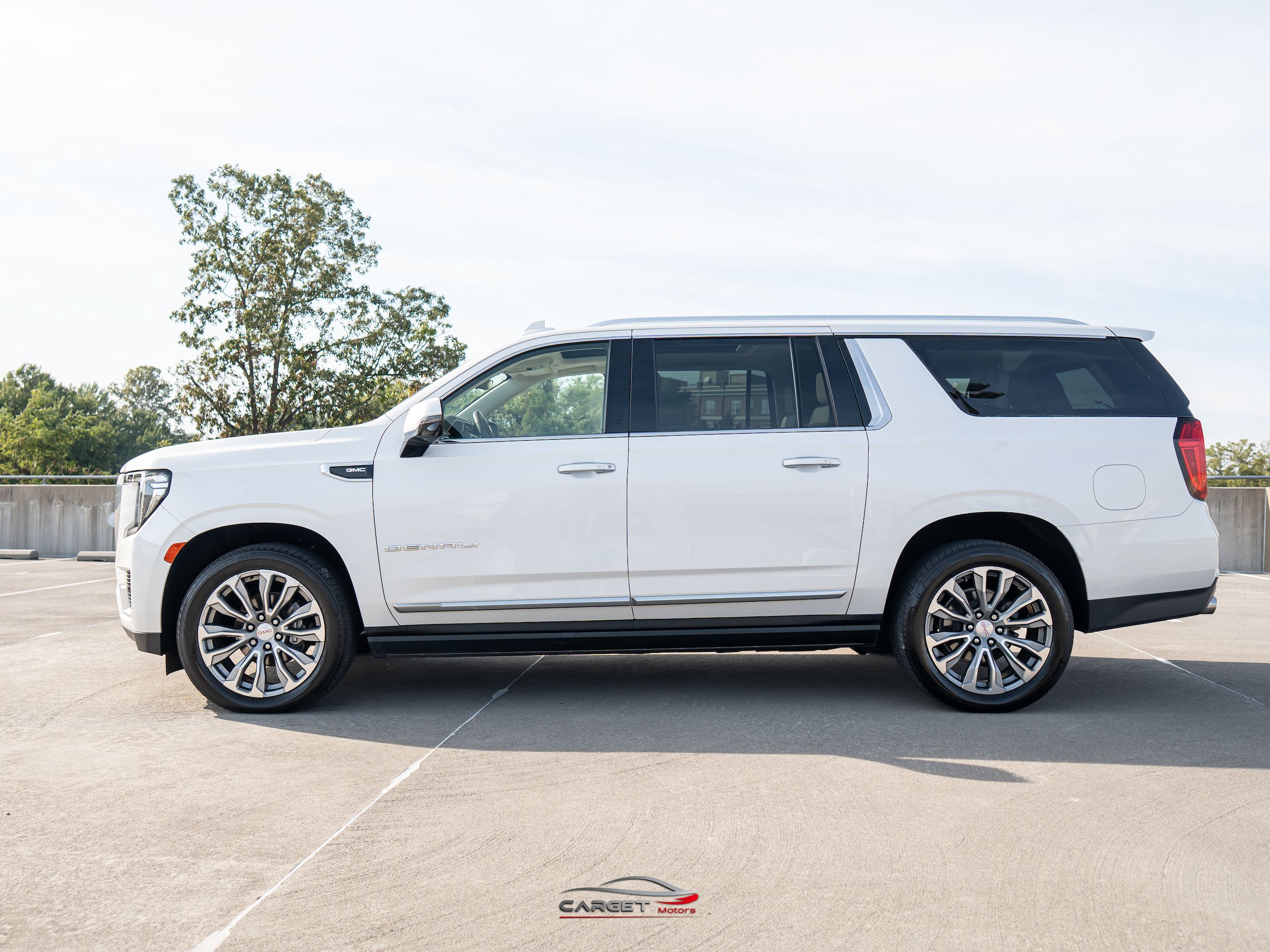 Used 2021 GMC Yukon XL Denali w/ Denali Premium Package RWD image 4