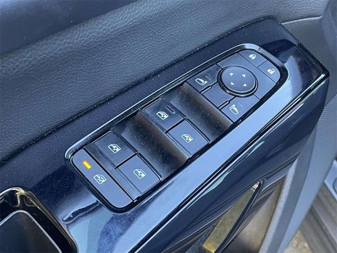 Used 2022 Nissan Pathfinder S w/ Cargo Package image 15