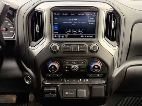 Used 2021 Chevrolet Silverado 1500 LT AWD/4WD image 29