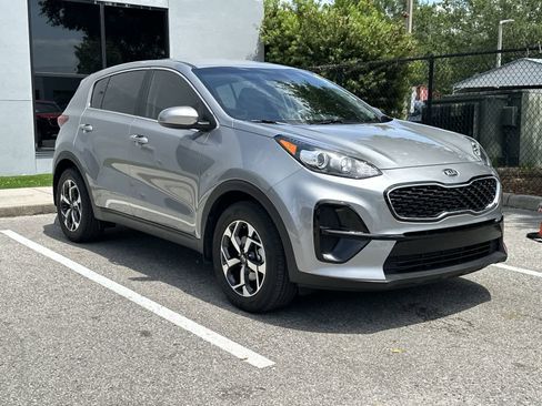Used 2022 Kia Sportage LX image 11