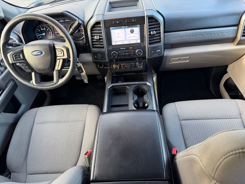 Used 2019 Ford F250 XLT w/ XLT Premium Package image 22