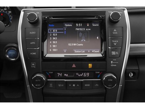 Used 2015 Toyota Camry XLE w/ Moonroof Package FWD image 7