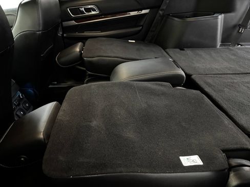 Used 2018 Ford Explorer Platinum AWD/4WD image 34