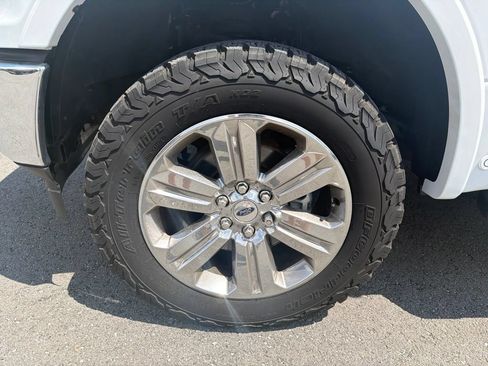 Used 2019 Ford F150 Lariat w/ Equipment Group 502A Luxury AWD/4WD image 11