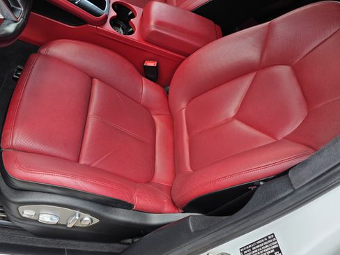 Used 2018 Porsche Macan Turbo AWD/4WD image 5