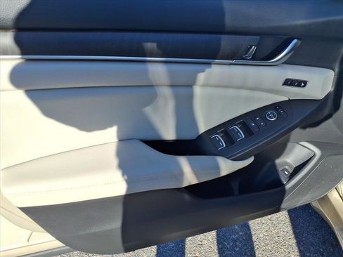 Used 2018 Honda Accord EX-L image 19