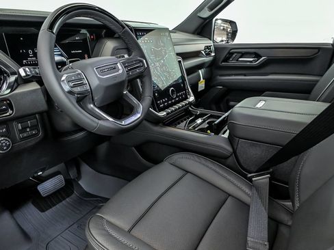 New 2026 GMC Yukon Denali w/ Denali Reserve Package AWD/4WD image 8