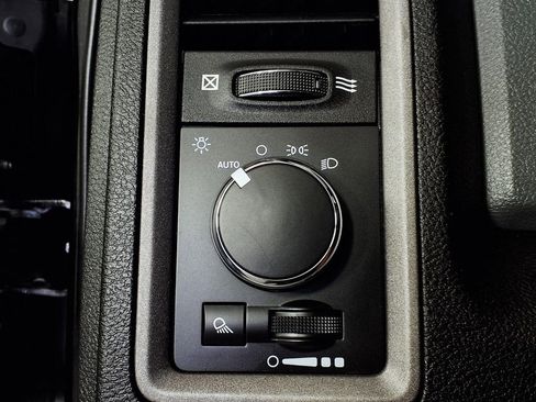 Used 2019 RAM 1500 Tradesman RWD image 24