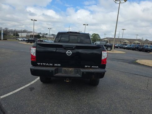 Used 2018 Nissan Titan SV w/ SV Convenience Package image 4