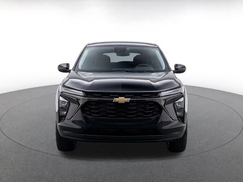 Used 2025 Chevrolet TrailBlazer LT FWD image 2