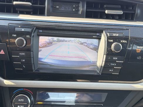 Used 2016 Toyota Corolla LE FWD image 27