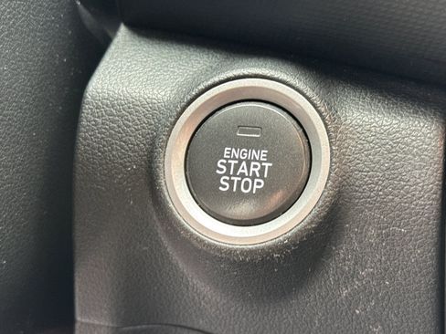 Used 2018 Hyundai Kona SEL FWD image 16