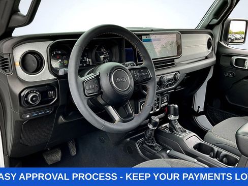 Used 2024 Jeep Wrangler Unlimited AWD/4WD image 22