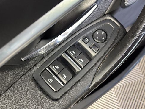 Used 2018 BMW 330i Sedan w/ Convenience Package RWD image 15