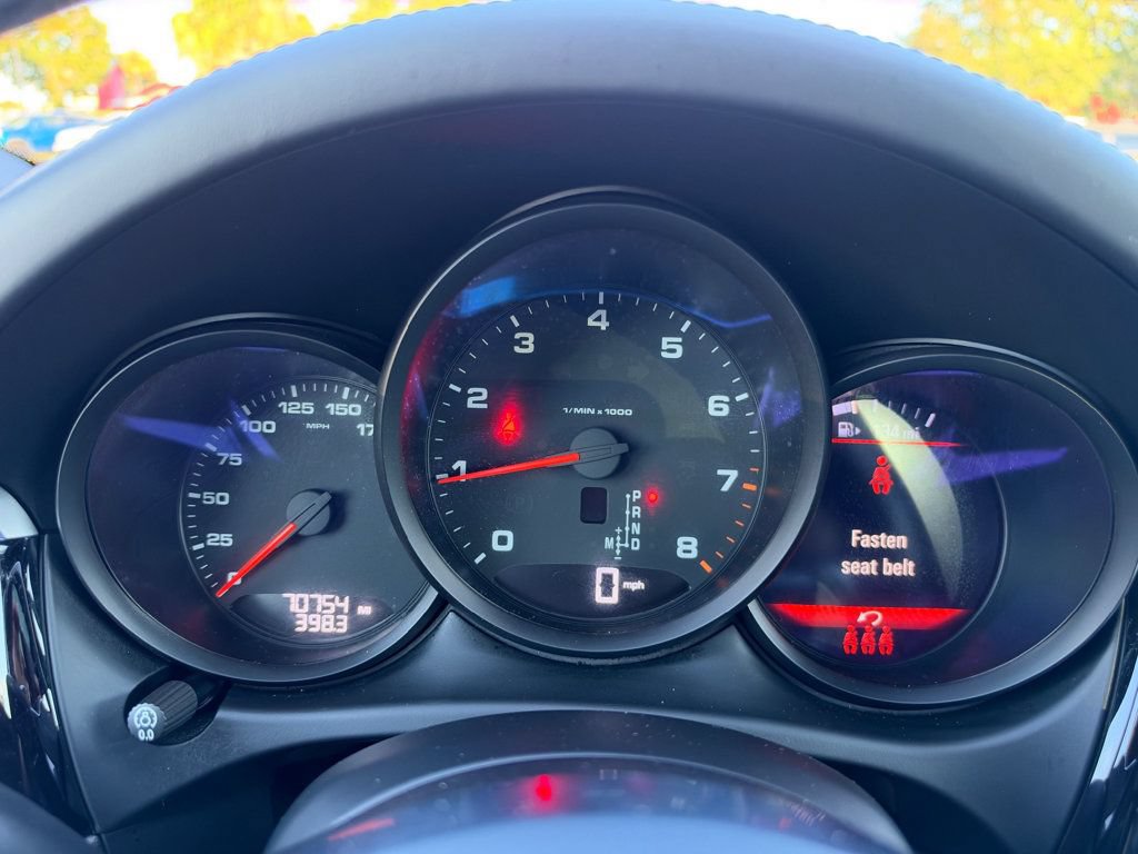 Used 2021 Porsche Macan w/ Premium Package AWD/4WD image 13