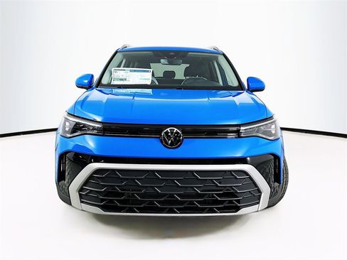 Used 2025 Volkswagen Taos SE image 5