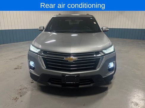 Used 2023 Chevrolet Traverse LT image 8