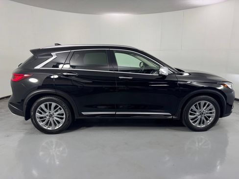 Used 2023 INFINITI QX50 Luxe w/ Accent Package AWD/4WD image 4