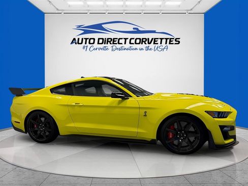 Used 2021 Ford Mustang Shelby GT500 w/ Carbon Fiber Track Pack RWD image 5