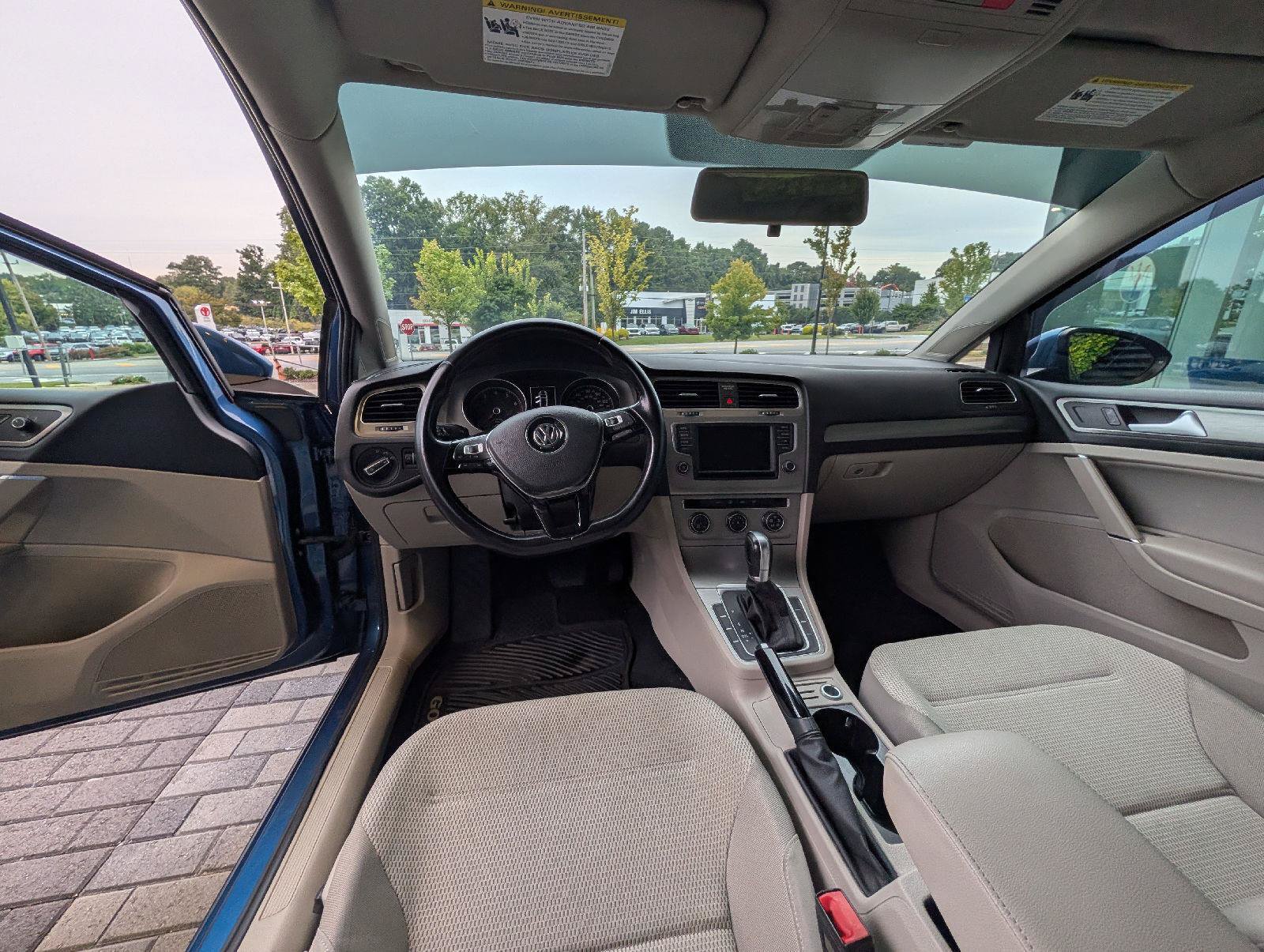 Used 2016 Volkswagen Golf S FWD image 9