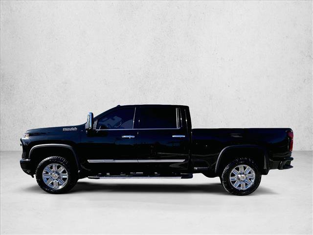 Used 2025 Chevrolet Silverado 2500 High Country w/ High Country Premium Package AWD/4WD image 6