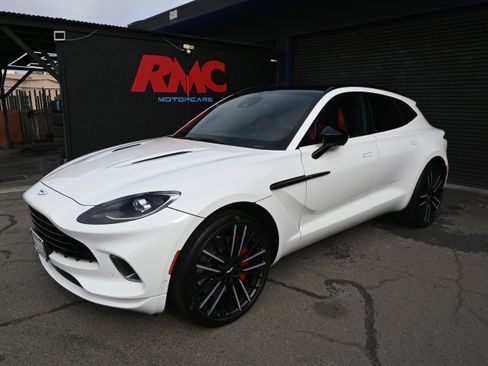 Used 2022 Aston Martin DBX AWD/4WD image 1
